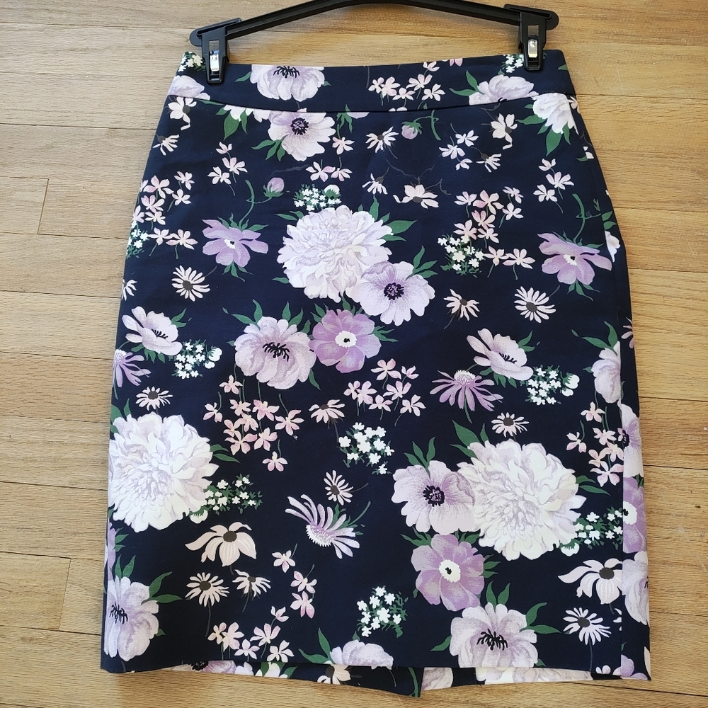Ann Taylor Factory.  Blue And Purple Pencil Skirt.  Size 0
